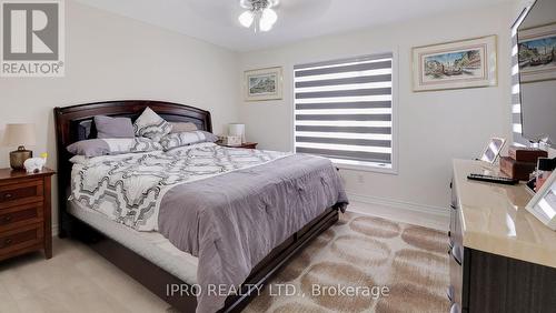 25 Knotsberry Circle, Brampton, ON - Indoor Photo Showing Bedroom