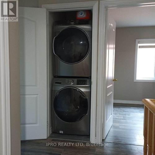 141 Weston Drive, Milton, ON - Indoor Photo Showing Laundry Room