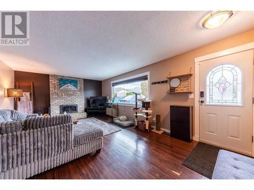 952 Ryan Place, Kamloops, BC - Indoor Photo Showing Living Room With Fireplace