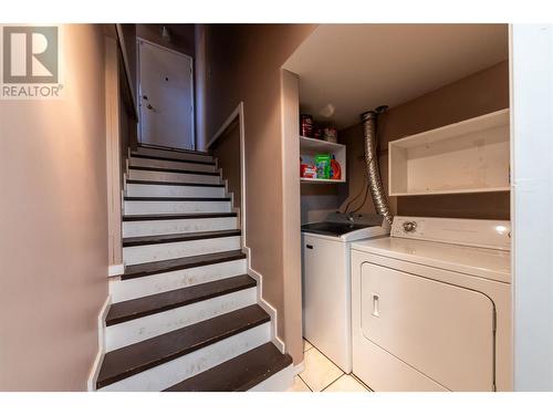 952 Ryan Place, Kamloops, BC - Indoor Photo Showing Laundry Room