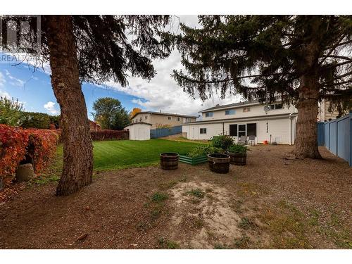 952 Ryan Place, Kamloops, BC - Outdoor With Backyard