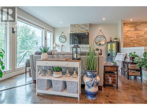 237 Kicking Horse Place, Vernon, BC - Indoor Photo Showing Dining Room