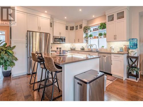 237 Kicking Horse Place, Vernon, BC - Indoor Photo Showing Kitchen With Upgraded Kitchen