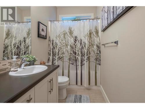 237 Kicking Horse Place, Vernon, BC - Indoor Photo Showing Bathroom