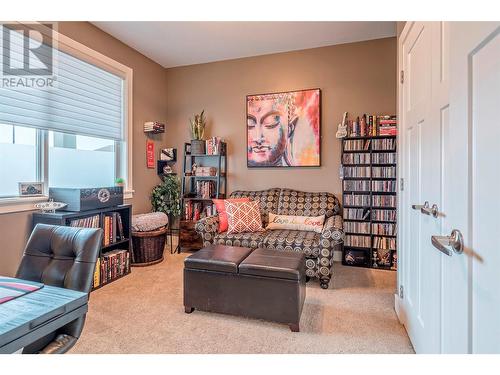 237 Kicking Horse Place, Vernon, BC - Indoor Photo Showing Living Room