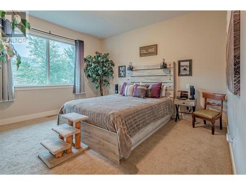 237 Kicking Horse Place, Vernon, BC - Indoor Photo Showing Bedroom