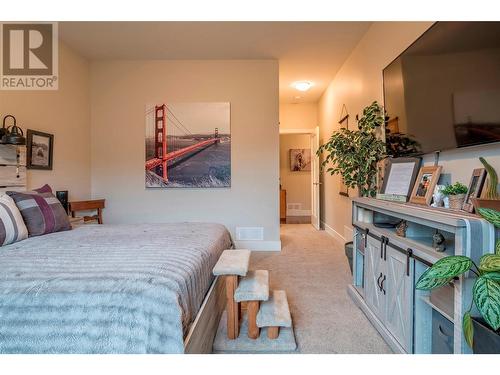 237 Kicking Horse Place, Vernon, BC - Indoor Photo Showing Bedroom