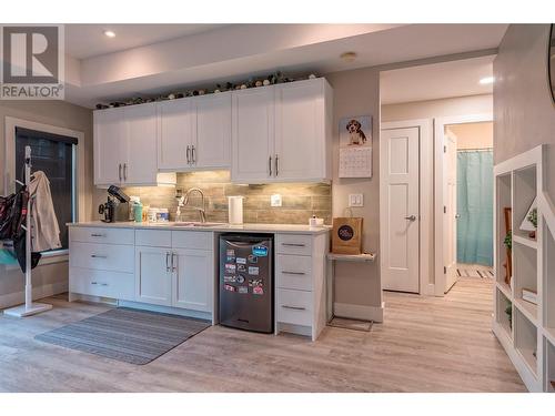 237 Kicking Horse Place, Vernon, BC - Indoor Photo Showing Kitchen