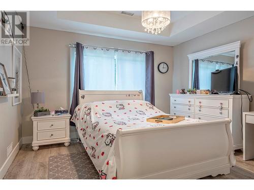 237 Kicking Horse Place, Vernon, BC - Indoor Photo Showing Bedroom