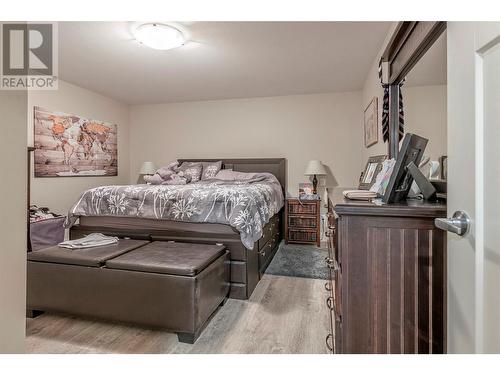 237 Kicking Horse Place, Vernon, BC - Indoor Photo Showing Bedroom