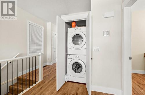 1274 Bergamot Avenue, Kelowna, BC - Indoor Photo Showing Laundry Room