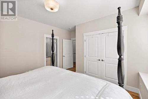 1274 Bergamot Avenue, Kelowna, BC - Indoor Photo Showing Bedroom