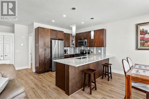 1274 Bergamot Avenue, Kelowna, BC - Indoor Photo Showing Kitchen With Stainless Steel Kitchen