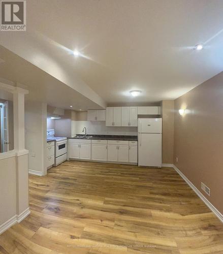 82 Chalkfarm Crescent, Brampton, ON - Indoor Photo Showing Kitchen