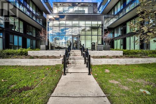 A402 - 1117 Cooke Boulevard, Burlington, ON - Outdoor With Balcony