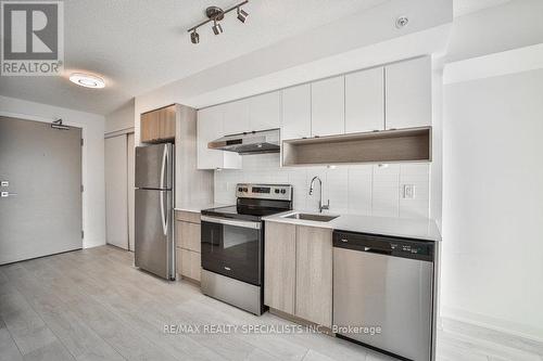 A402 - 1117 Cooke Boulevard, Burlington, ON - Indoor Photo Showing Kitchen With Stainless Steel Kitchen