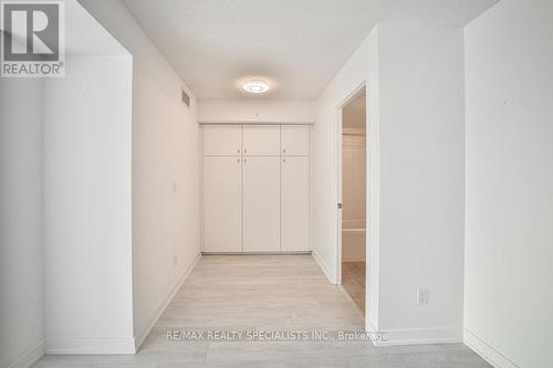 A402 - 1117 Cooke Boulevard, Burlington, ON - Indoor Photo Showing Other Room