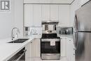 714 - 555 Yonge Street, Toronto, ON  - Indoor Photo Showing Living Room 