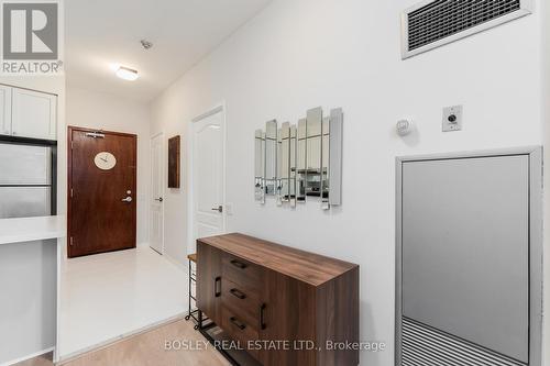 714 - 555 Yonge Street, Toronto, ON - Indoor Photo Showing Kitchen With Double Sink With Upgraded Kitchen