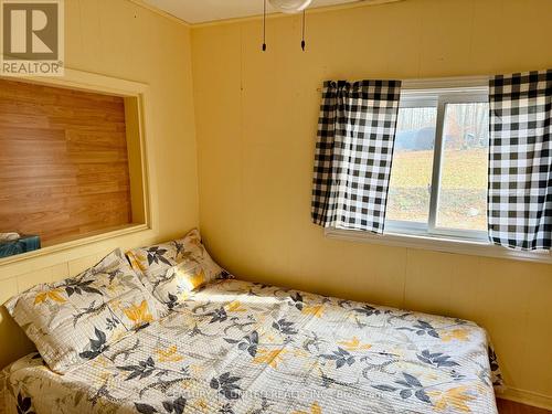 13 Rollie'S Bay Road W, Curve Lake First Nation 35 (Curve Lake First Nation), ON - Indoor Photo Showing Bedroom