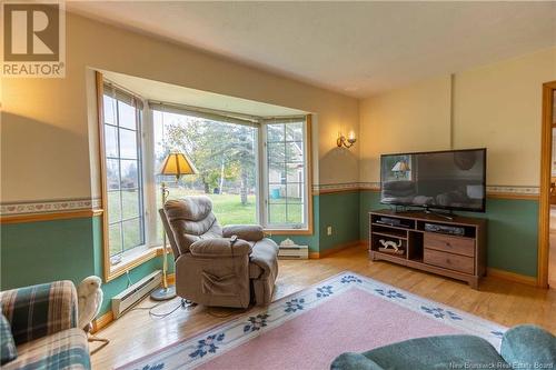 77 Pond Shore Road, Sackville, NB - Indoor Photo Showing Living Room