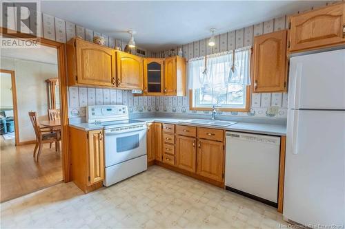 77 Pond Shore Road, Sackville, NB - Indoor Photo Showing Kitchen