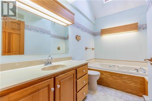 77 Pond Shore Road, Sackville, NB - Indoor Photo Showing Bathroom