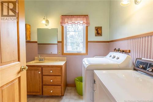 77 Pond Shore Road, Sackville, NB - Indoor Photo Showing Laundry Room