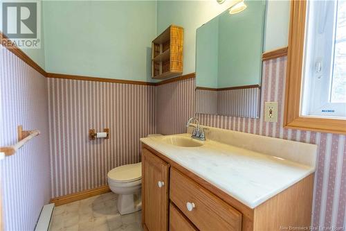 77 Pond Shore Road, Sackville, NB - Indoor Photo Showing Bathroom