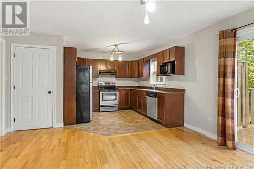 131 Fortune, Dieppe, NB - Indoor Photo Showing Kitchen