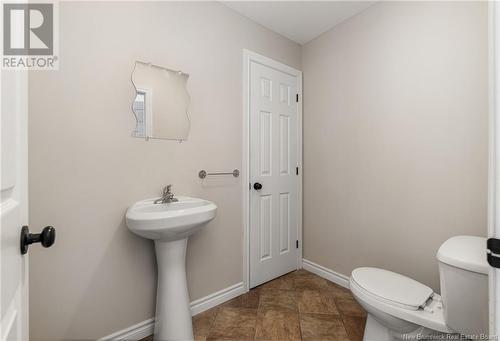 131 Fortune, Dieppe, NB - Indoor Photo Showing Bathroom