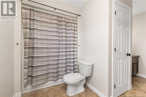 131 Fortune, Dieppe, NB - Indoor Photo Showing Bathroom