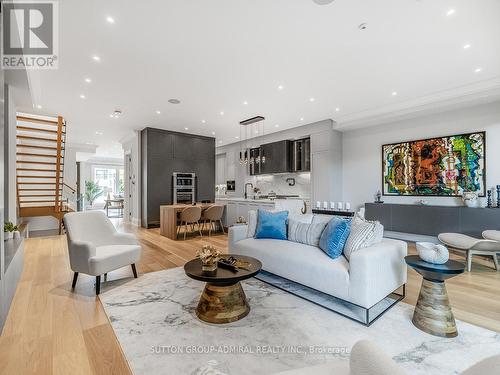 127 Joicey Boulevard, Toronto, ON - Indoor Photo Showing Living Room