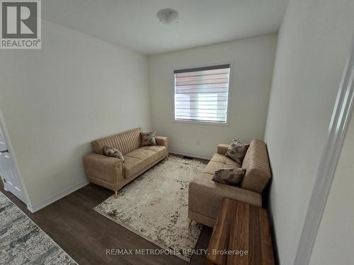 10 Ed Ewert Avenue, Clarington, ON - Indoor Photo Showing Living Room