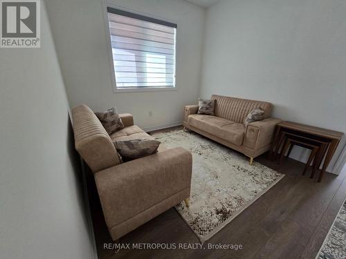 10 Ed Ewert Avenue, Clarington, ON - Indoor Photo Showing Living Room