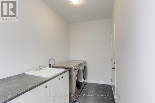 39 Boiton Street, Richmond Hill, ON - Indoor Photo Showing Laundry Room