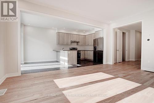 39 Boiton Street, Richmond Hill, ON - Indoor Photo Showing Kitchen