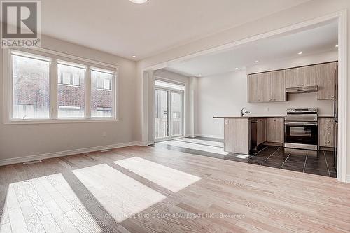 39 Boiton Street, Richmond Hill, ON - Indoor Photo Showing Kitchen