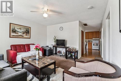 104 Rodney Street, Collingwood, ON - Indoor Photo Showing Living Room