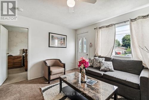 104 Rodney Street, Collingwood, ON - Indoor Photo Showing Living Room