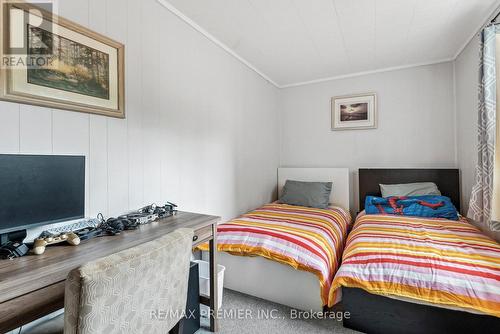 104 Rodney Street, Collingwood, ON - Indoor Photo Showing Bedroom