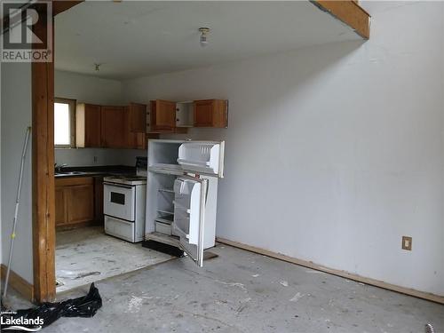 109 Blackstone Crane Lake Road, Seguin, ON - Indoor Photo Showing Kitchen