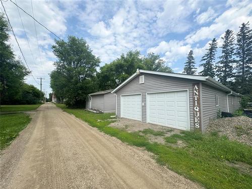 147 Aspen Street, Oak Lake, MB - Outdoor