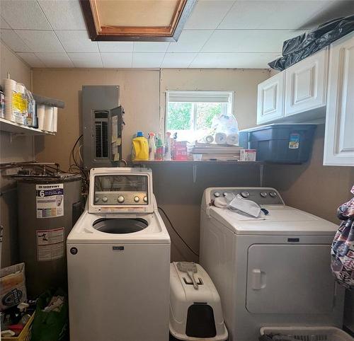 147 Aspen Street, Oak Lake, MB - Indoor Photo Showing Laundry Room