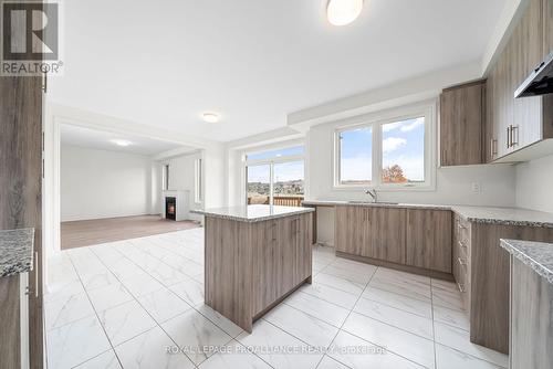 992 Trailsview Avenue, Cobourg, ON - Indoor Photo Showing Kitchen