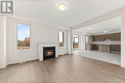 992 Trailsview Avenue, Cobourg, ON - Indoor Photo Showing Living Room With Fireplace