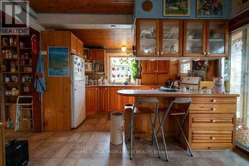 1067B Shawenegog Lake Lane, North Frontenac (Frontenac North), ON - Indoor Photo Showing Kitchen