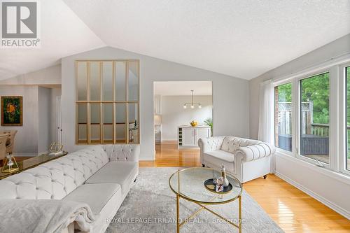 16 - 1502 Warbler Woods Walk, London, ON - Indoor Photo Showing Living Room