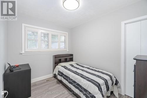 50 Beacon Avenue, Hamilton, ON - Indoor Photo Showing Bedroom