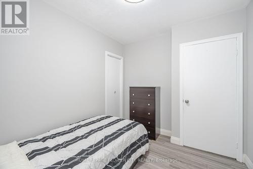 50 Beacon Avenue, Hamilton, ON - Indoor Photo Showing Bedroom